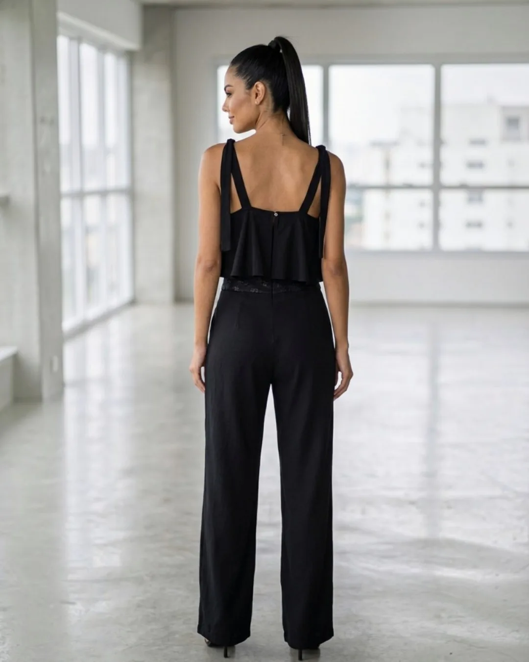 Macacão Preto Longo Pantalona