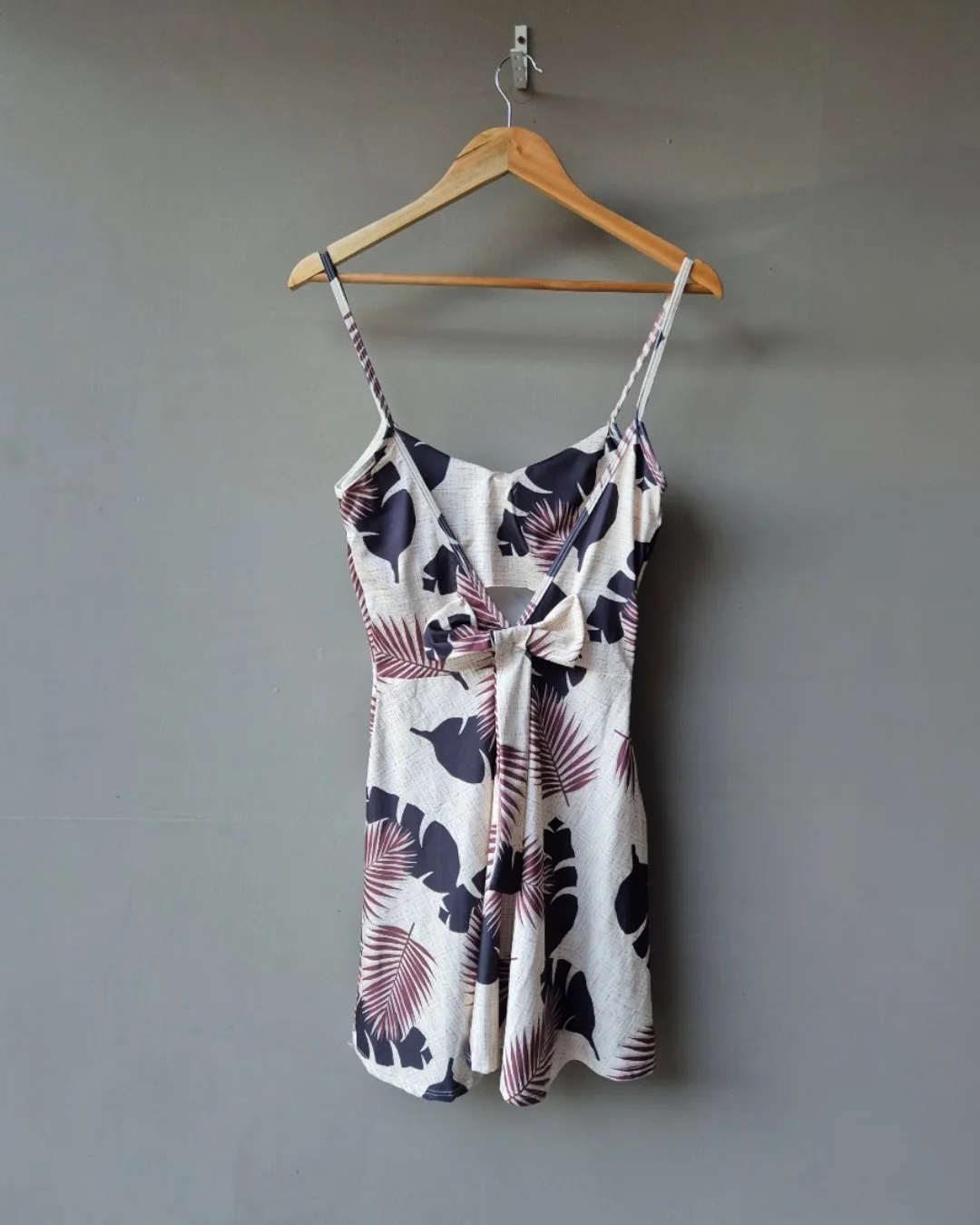 Vestido Curto Estampado com Alça